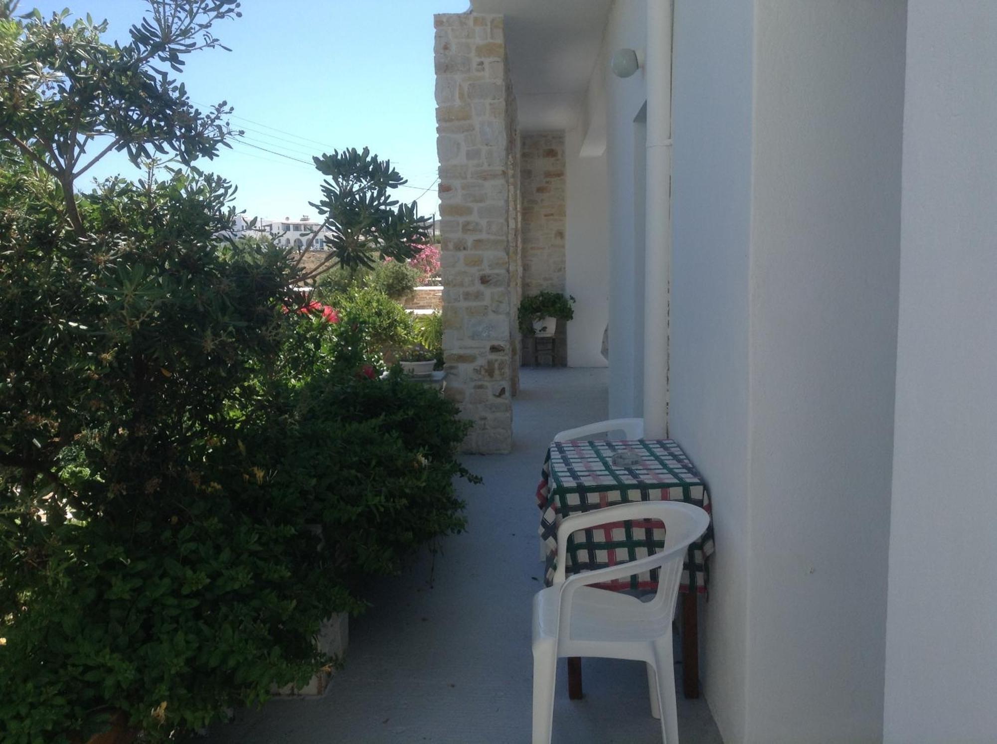 Rania Apartments Antiparos Exterior photo