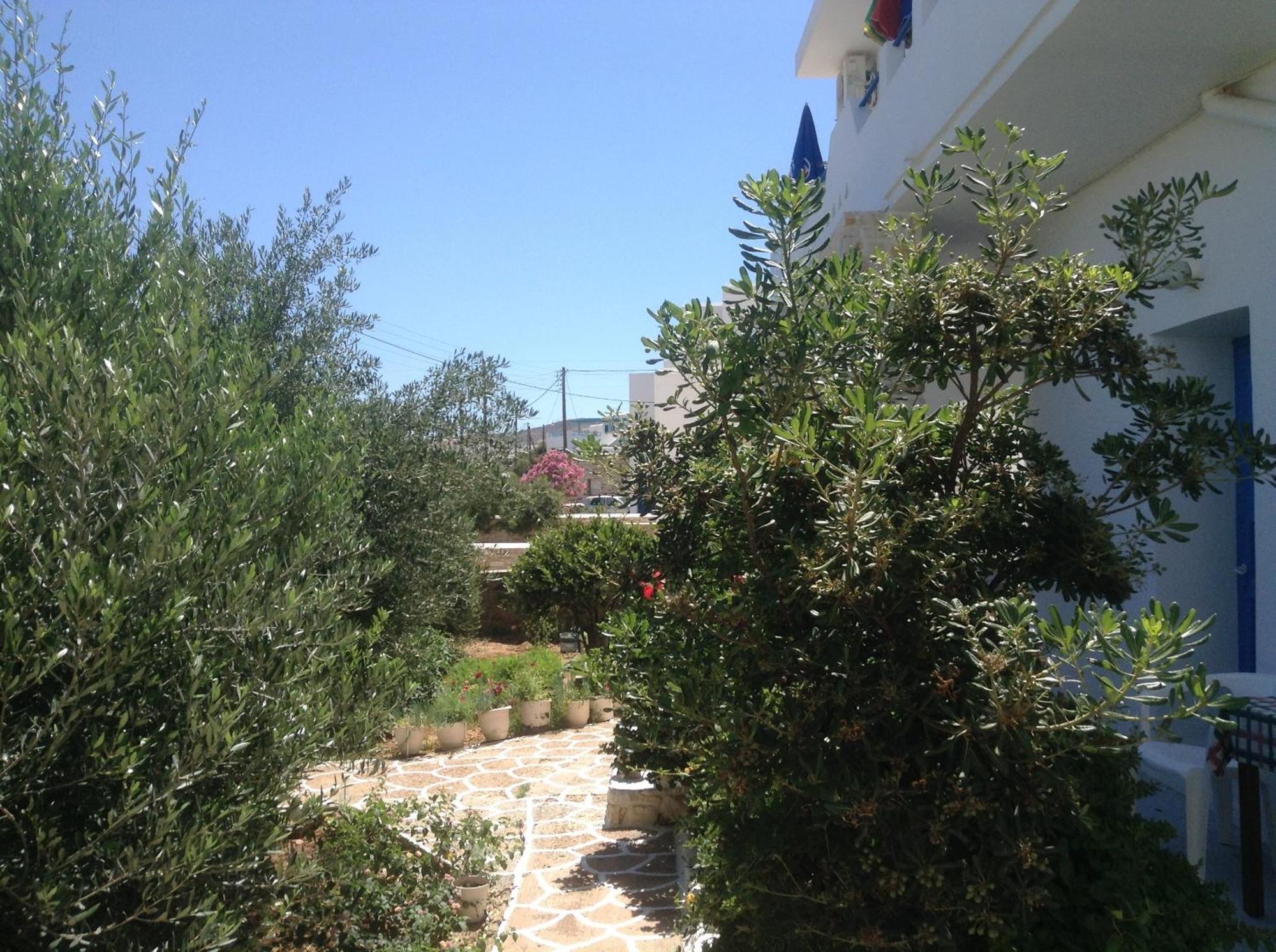 Rania Apartments Antiparos Exterior photo