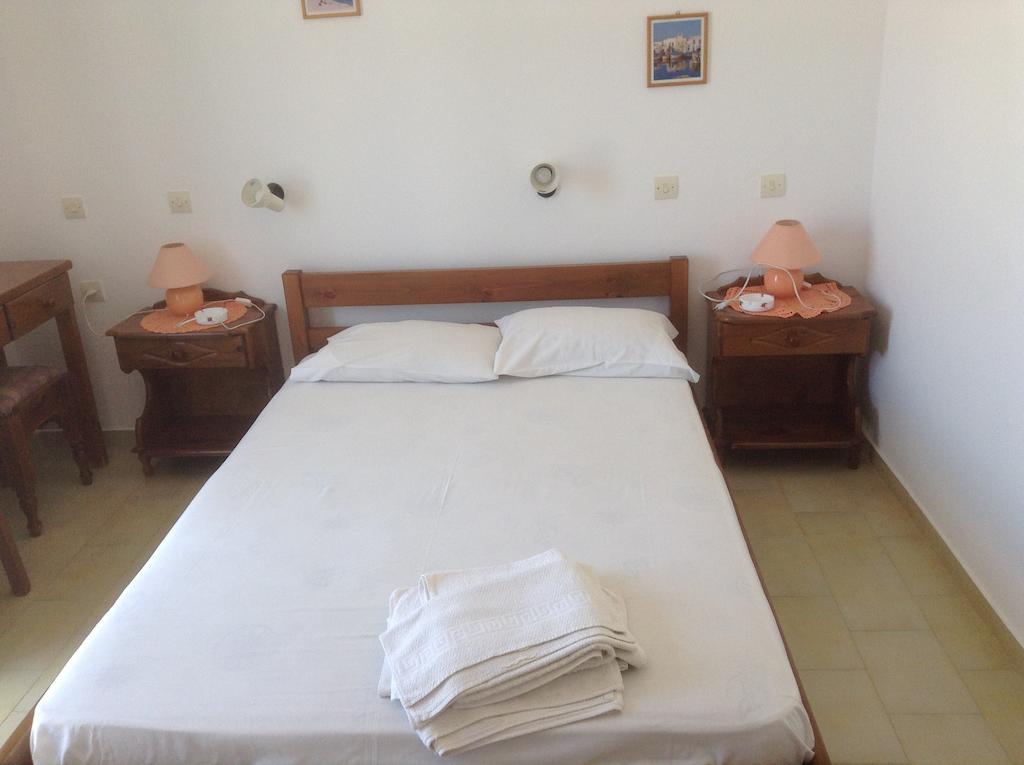 Rania Apartments Antiparos Room photo